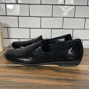 Walking Cradles Benson Womens Size 7 Narrow Shoes Black Embossed Leather Loafer